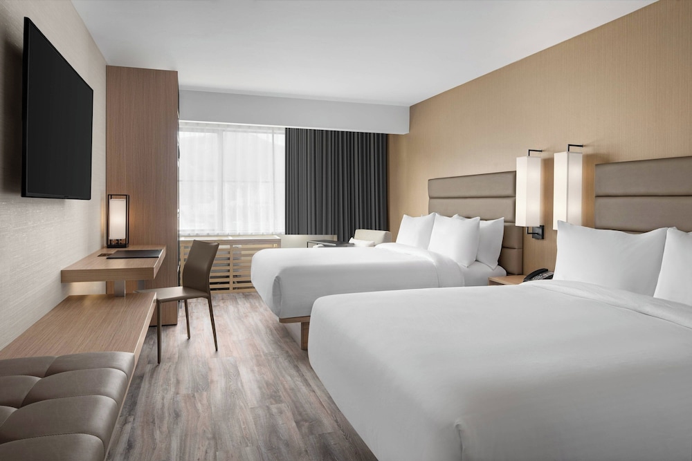 Room, 2 Queen Beds (Hearing Accessible)