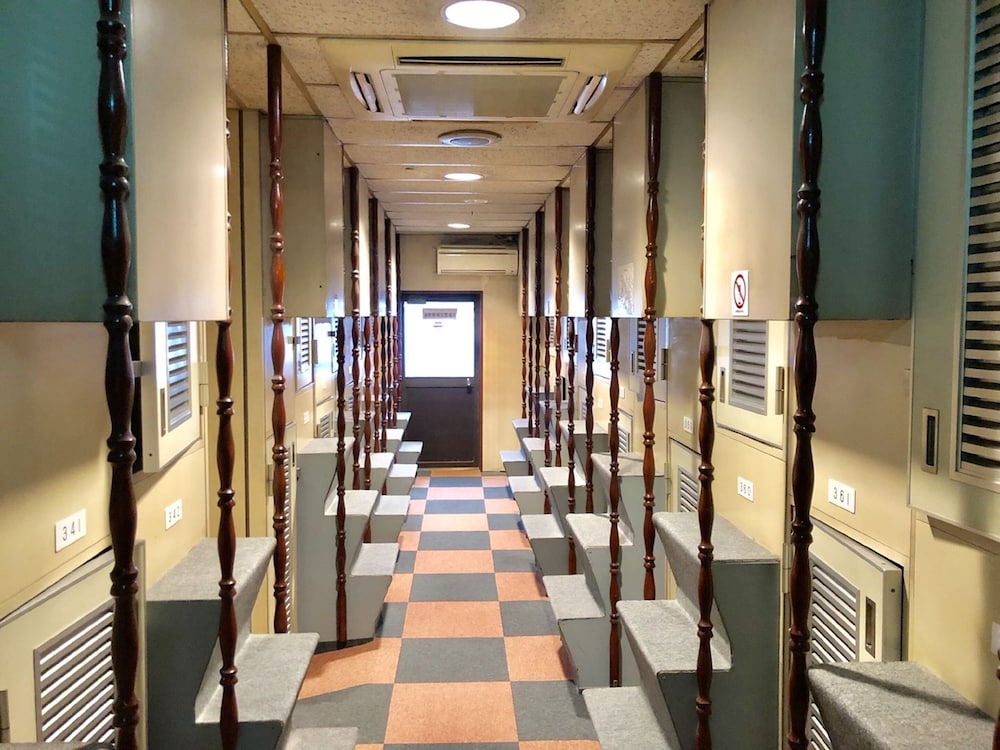 Capsule Room, Women Only - Photo 3
