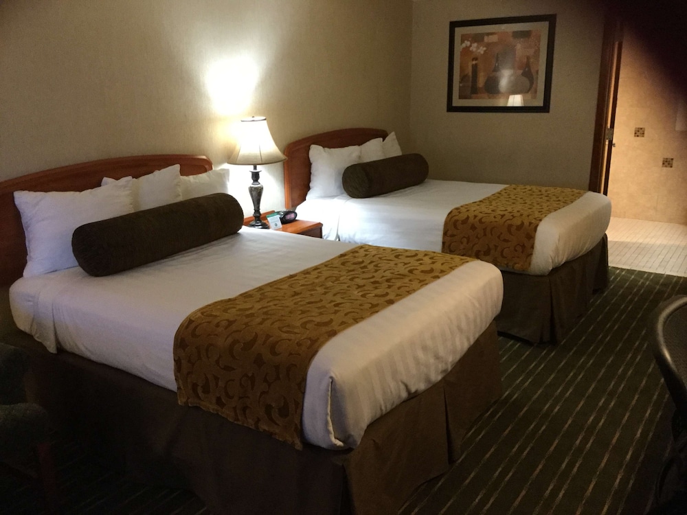 Standard Room, 2 Double Beds, Accessible, Non Smoking - Photo 2