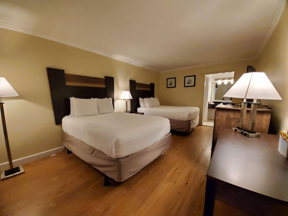 Suite, 2 Double Beds, Non Smoking - Photo 1