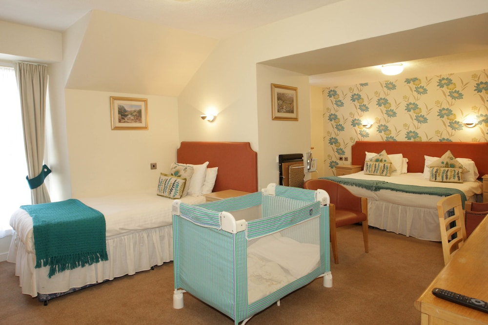 Standard Room, Multiple Beds, Non Smoking photo 2