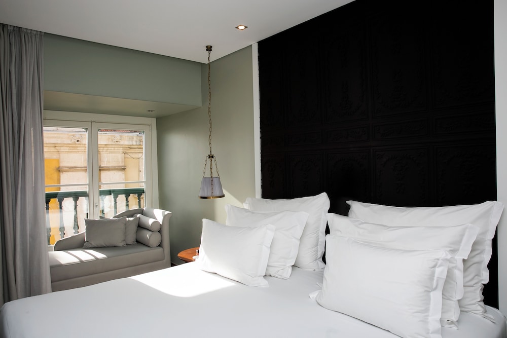 Deluxe Room (2+1 | King Size Bed)