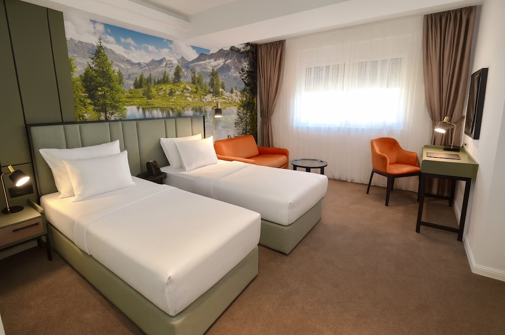 Superior Double Room, City View