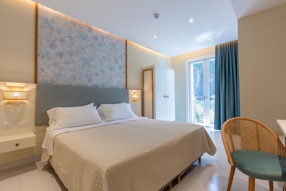 Elite Room