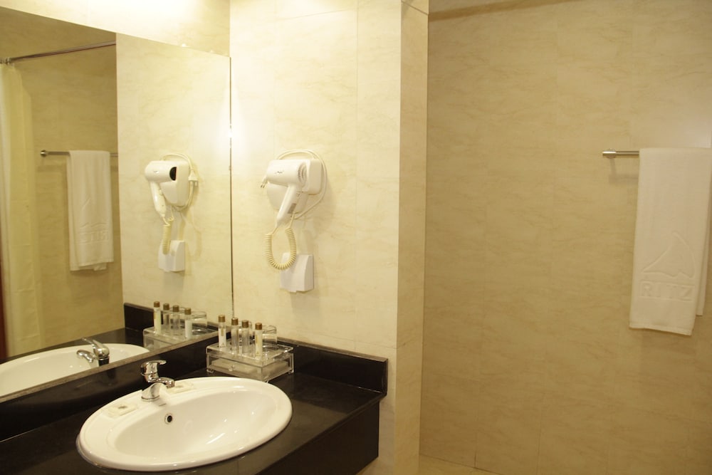 Standard Double Room Single Use photo 2