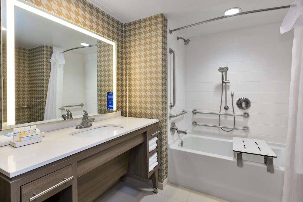 Studio, 2 Queen Beds, Accessible, Bathtub (Mobility & Hearing) - Photo 4