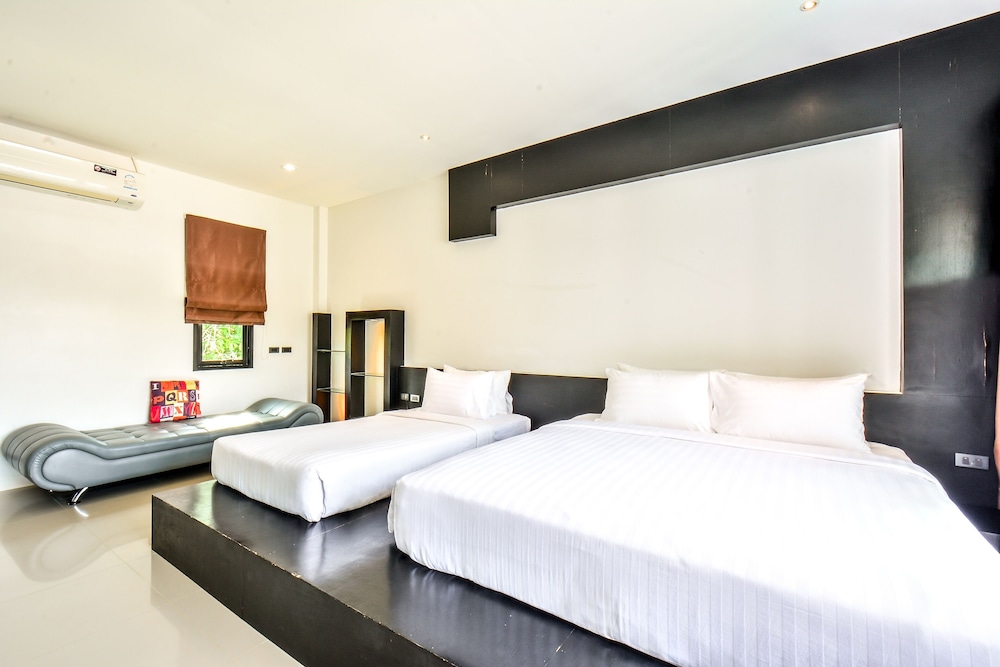 Deluxe Room (Jacuzzi) photo 3