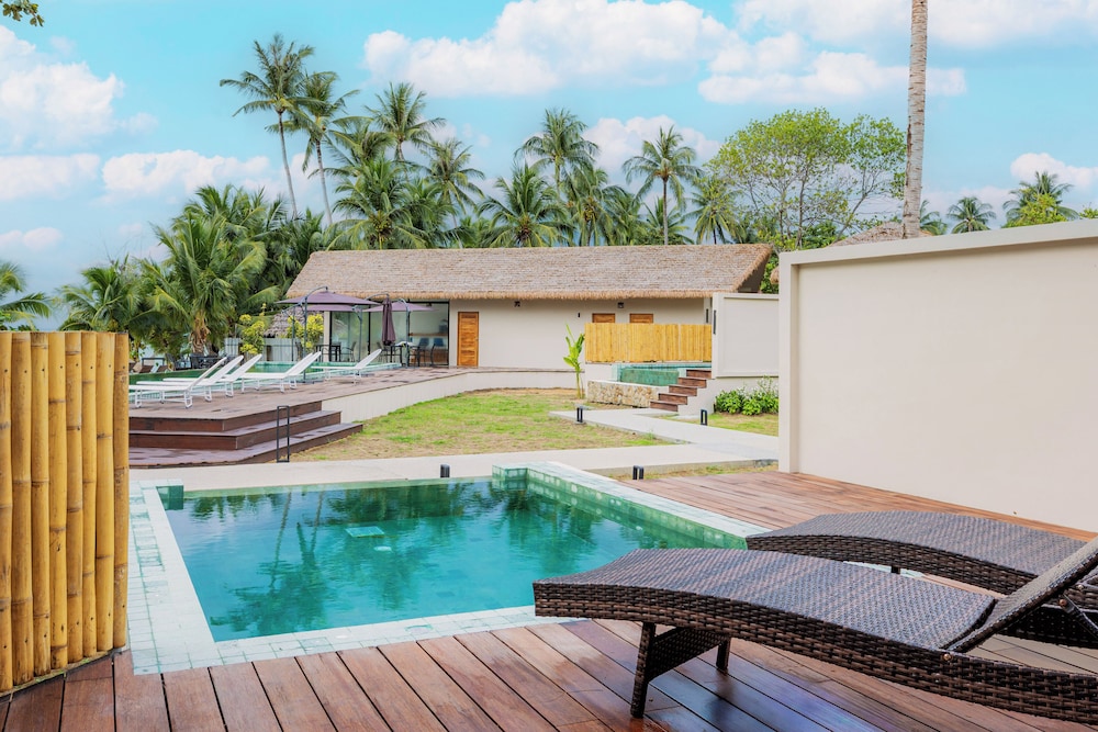 Partial Seaview Pool Villa