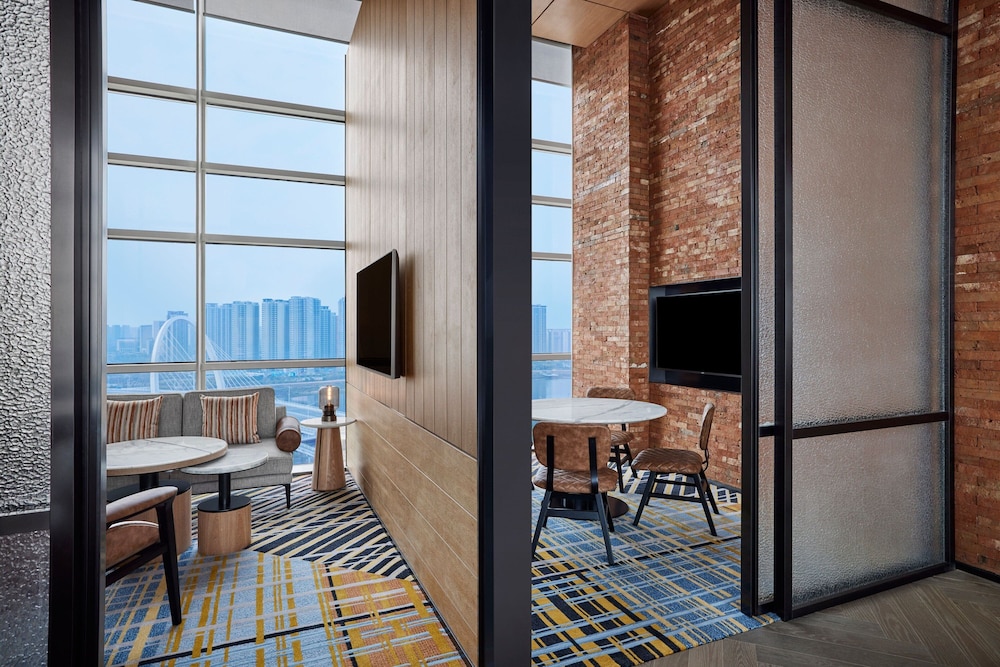 Executive Room, 2 Double Beds, Balcony - Photo 5