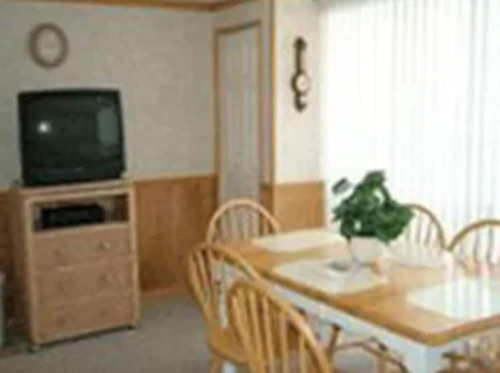 Suite, 1 Bedroom, Kitchenette, Oceanfront photo 3