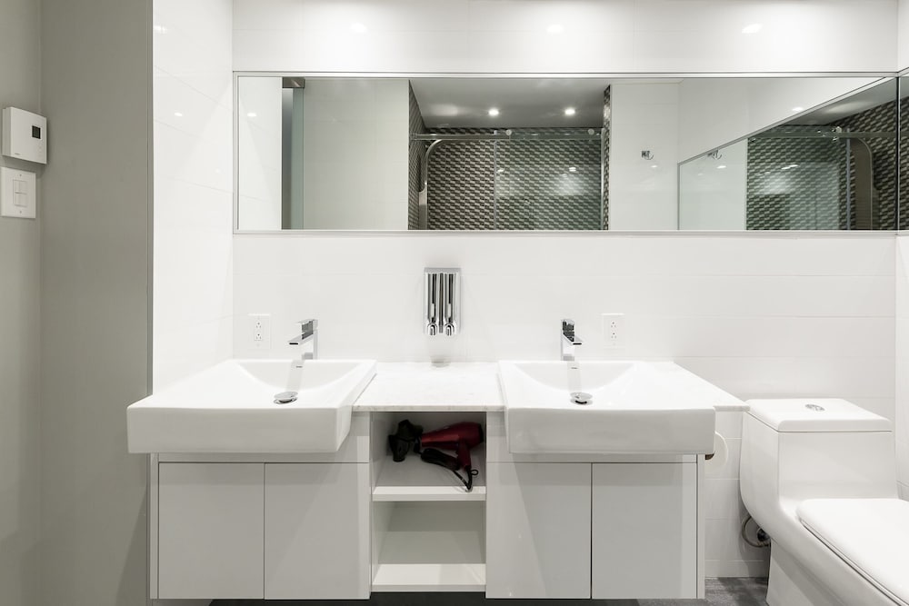 Suite, 2 Bedrooms (1304) thumbnail 6