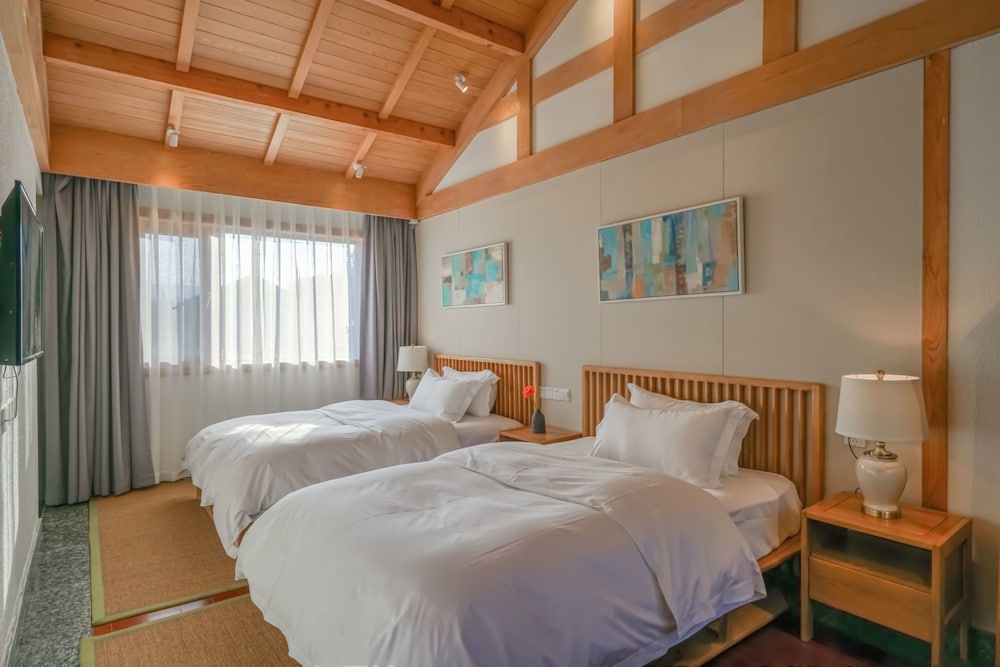 Design Twin Room