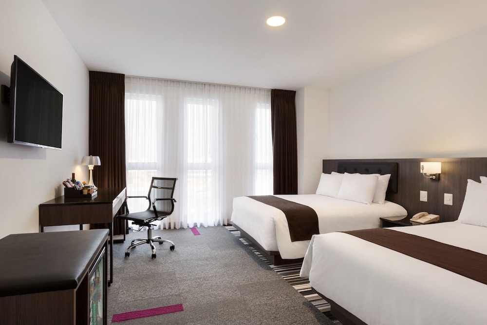 Room, 2 Double Beds, Non Smoking (Twin Estandar)