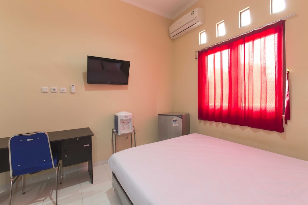 Reddoorz Room