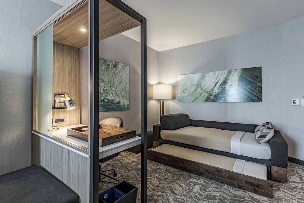 Suite, 2 Queen Beds (Mobility/Hearing Accessible, Tub) photo 2
