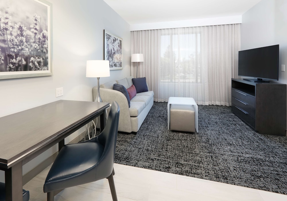Suite, 2 Queen Beds, Accessible, Bathtub - Photo 2