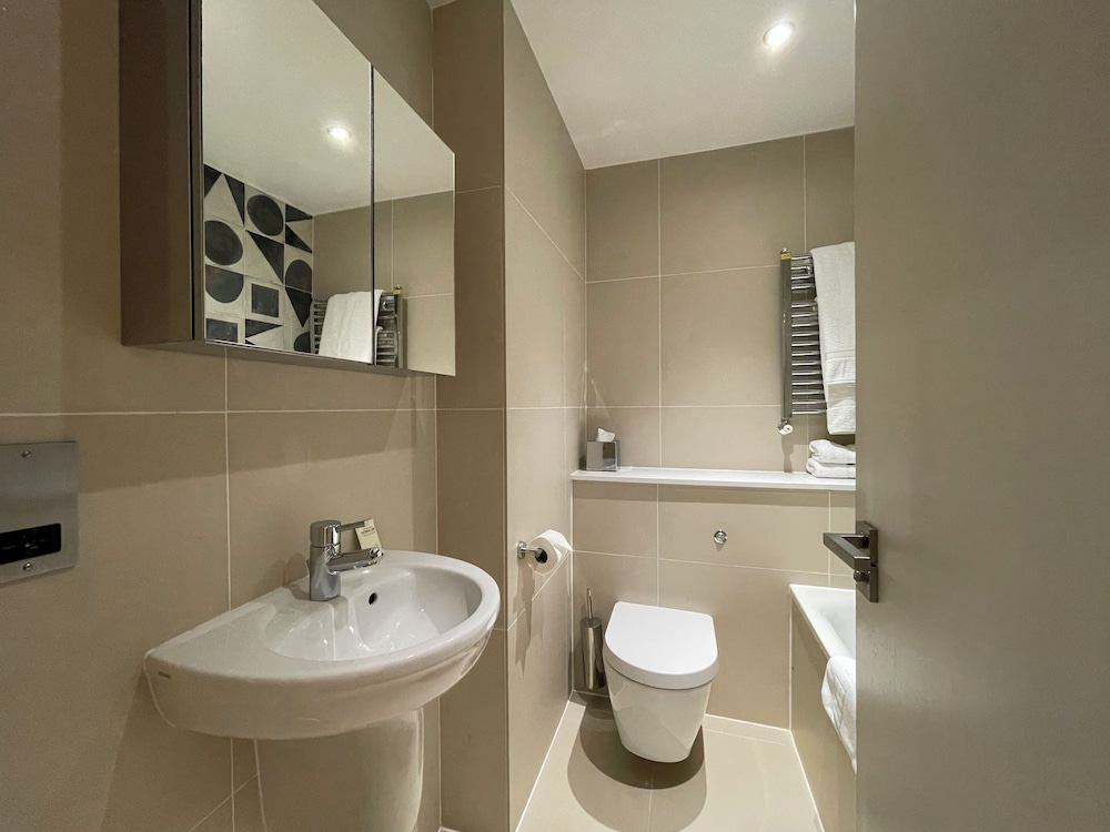 Suite, 1 Bedroom photo 3