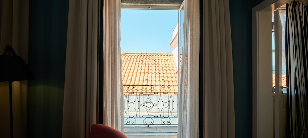Deluxe Double Room (Premium) - Photo 15