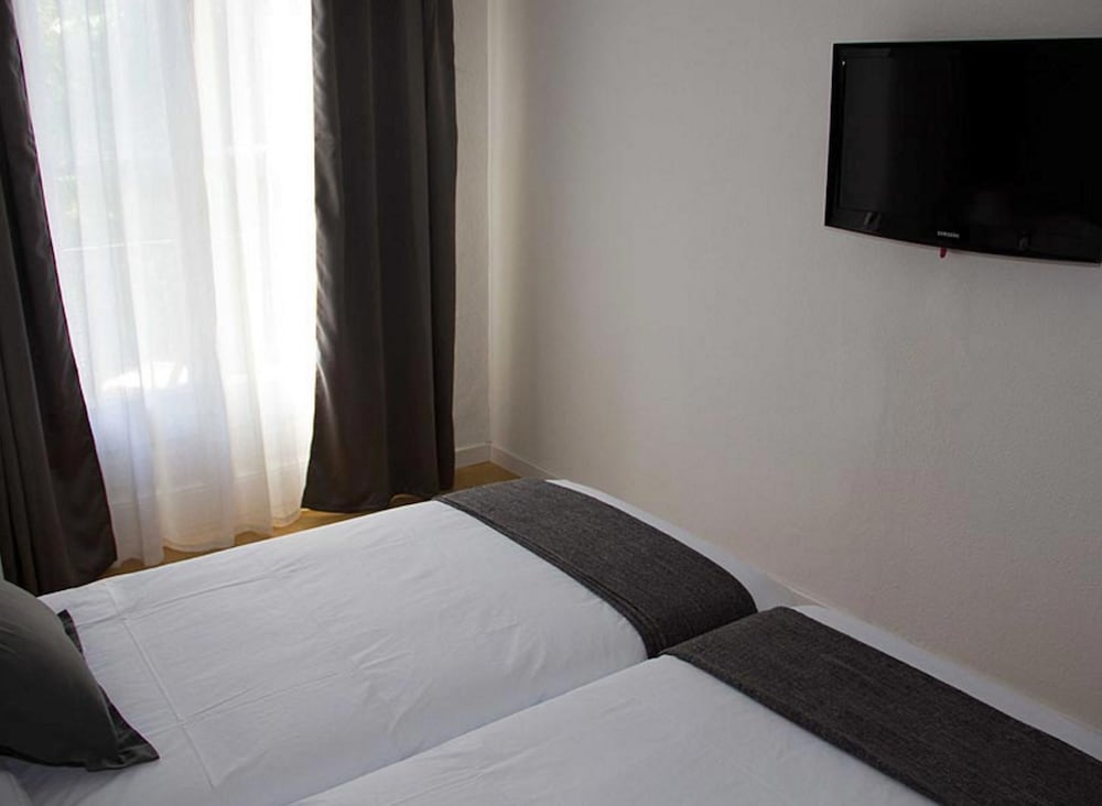 Standard Room, 2 Twin Beds, Balcony photo 2