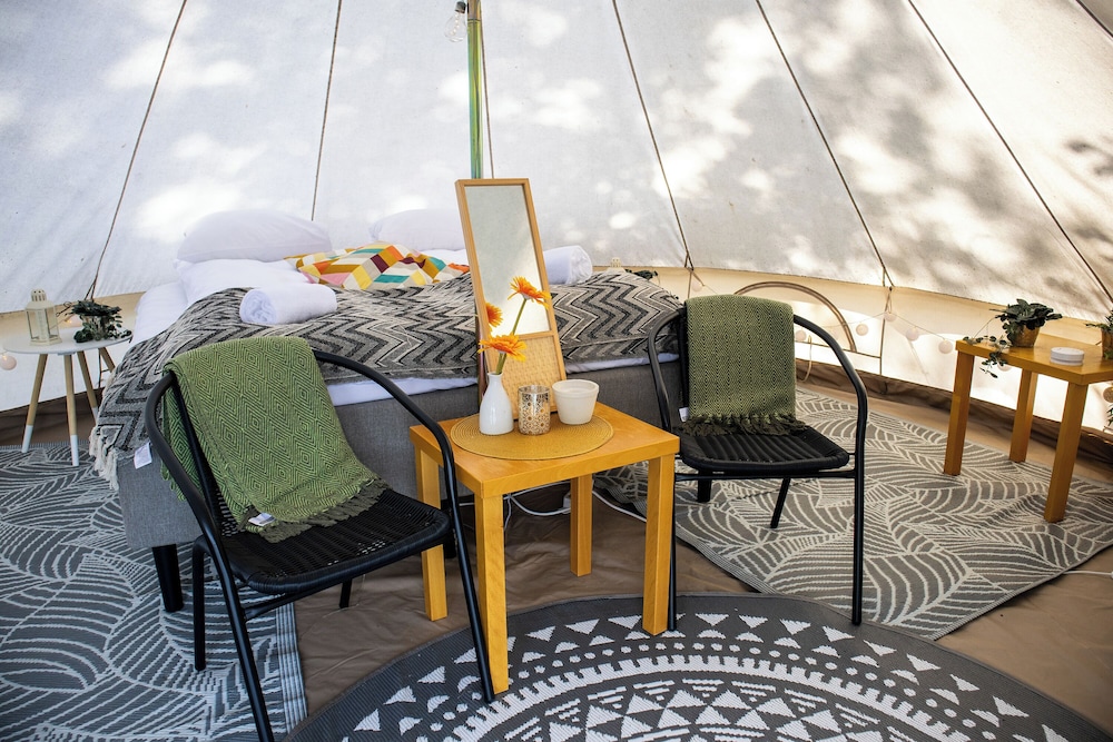 Room (Glamping)