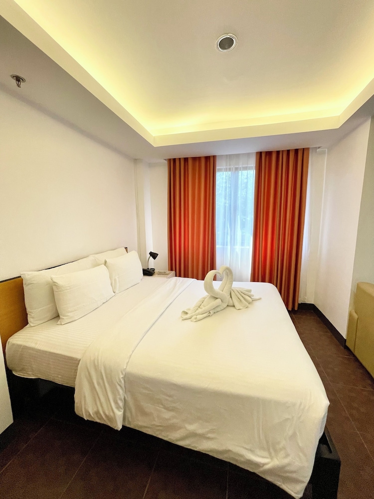 Deluxe Room - Photo 6