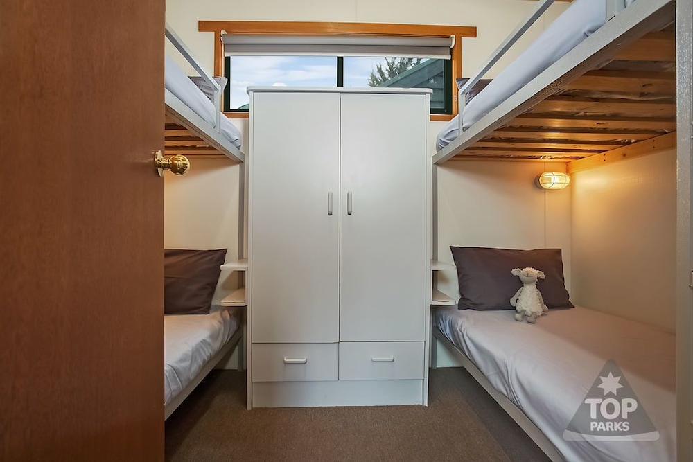 Family Cabin, 2 Bedrooms photo 3