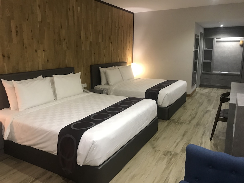 Family Suite, City View