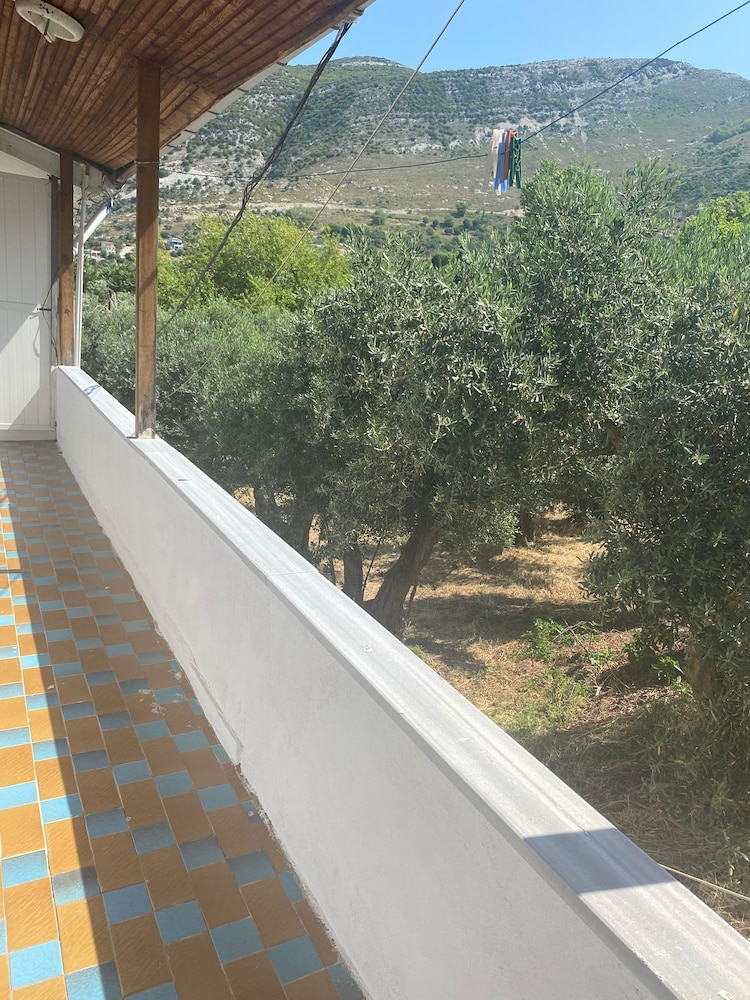 Basic Triple Room, Balcony