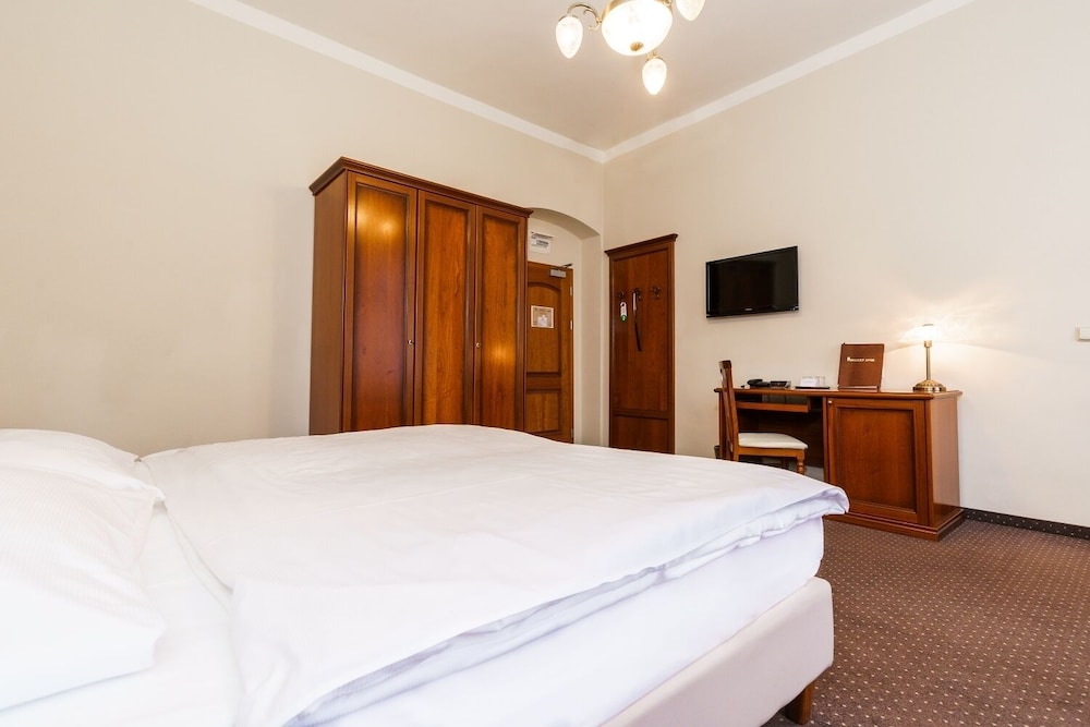 Basic Double or Twin Room