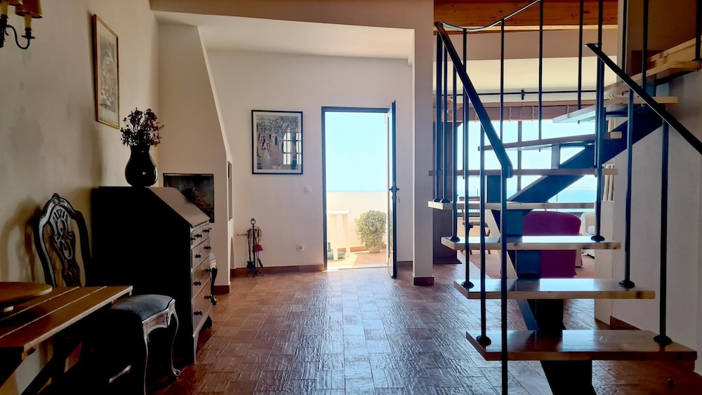 Apartment, Smoking