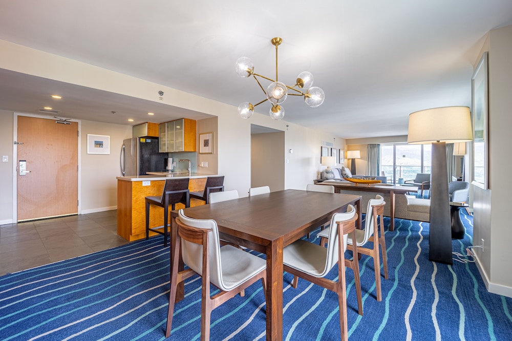 Executive Suite, 2 Bedrooms, No Balcony, Partial Ocean View (No Resort Fee 19753326)