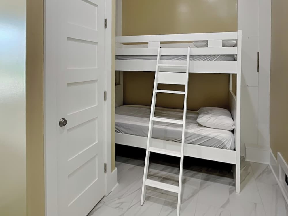Studio (4 Bedrooms) photo 2