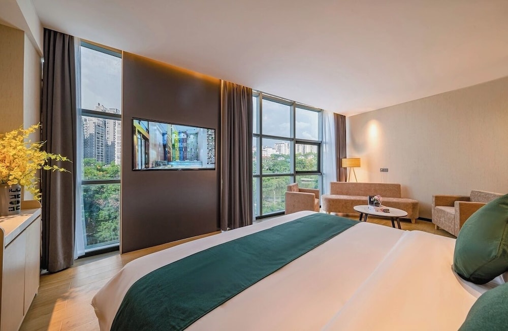 Premier Room, 1 King Bed, Park View photo 1