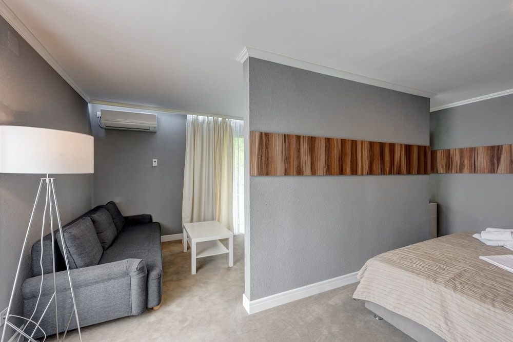 Luxury Triple Room, Balcony photo 1