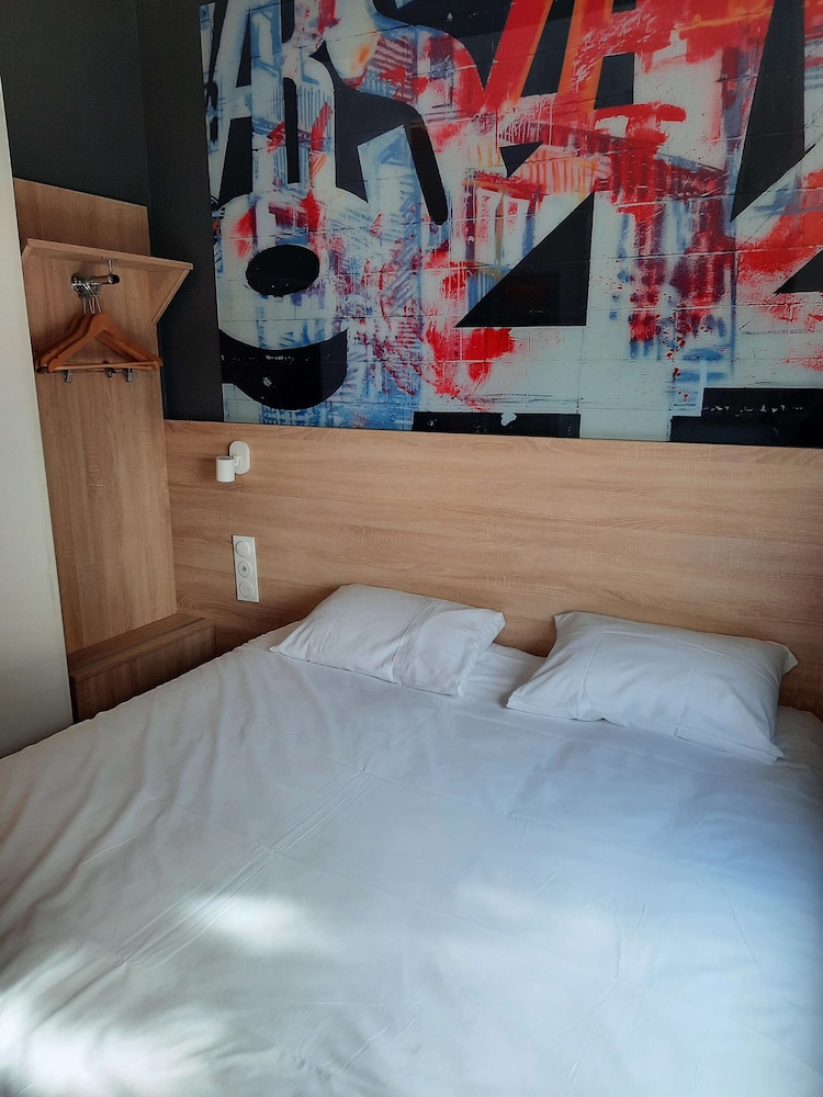 Standard Room, 1 Double Bed - Photo 17