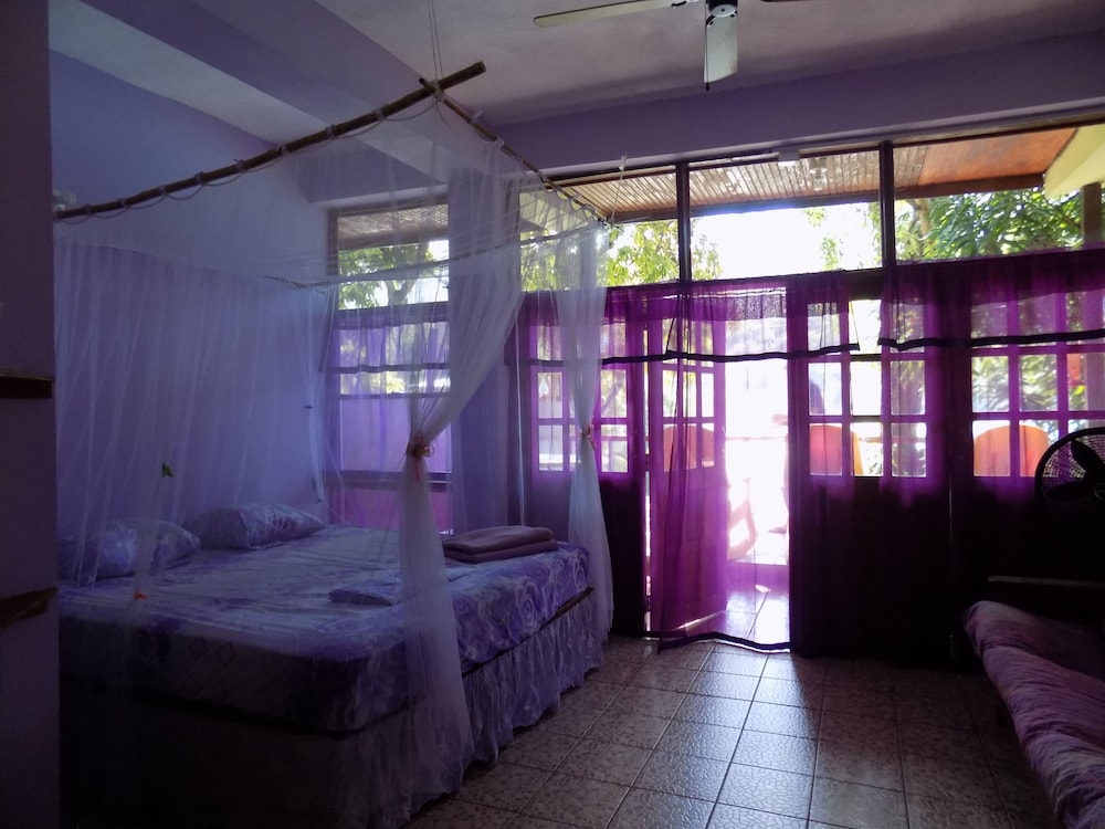 Apartment, 1 King Bed, Kitchen