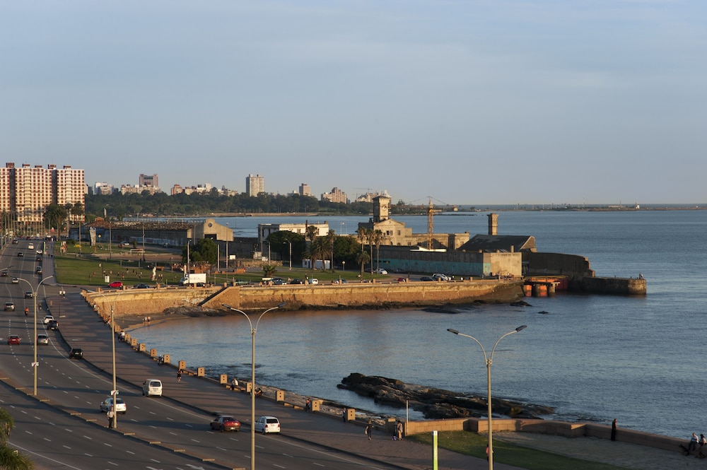 Superior Room, River View (View) - Photo 8