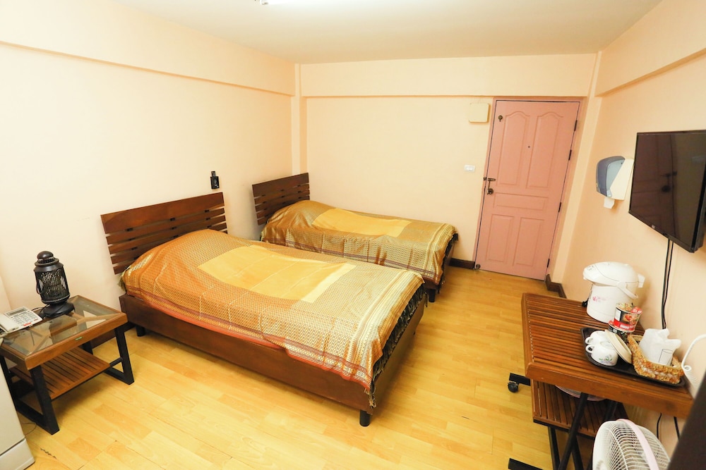 Standard Twin Room photo 2