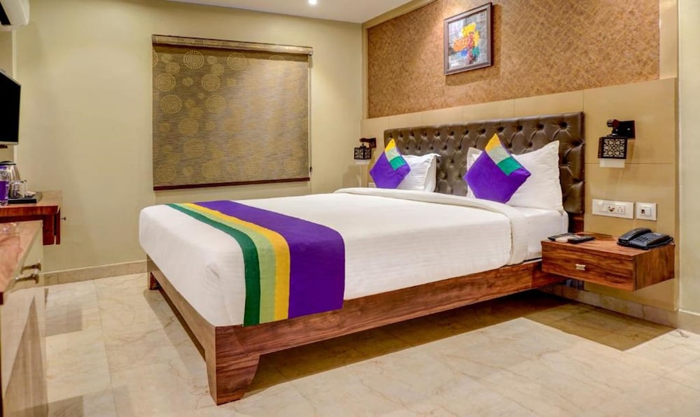 Club Room, 1 King Bed