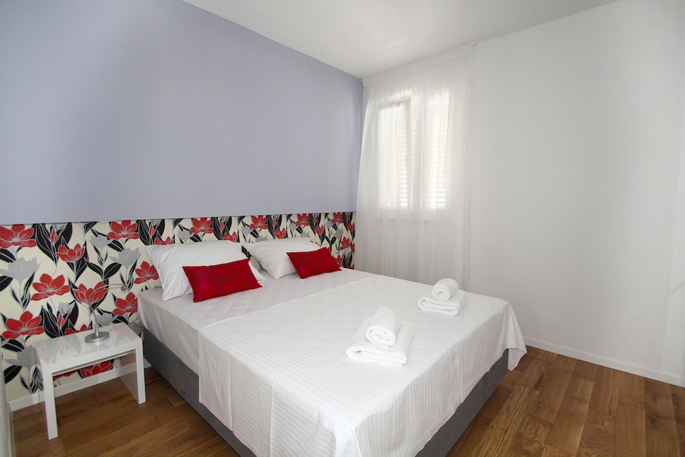 Exclusive Apartment, 2 Bedrooms, Terrace, Sea View photo 2