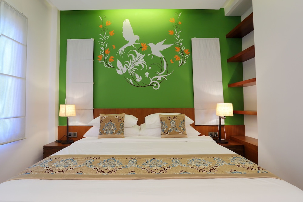 Deluxe Studio Suite, 1 Bedroom, Garden View photo 2