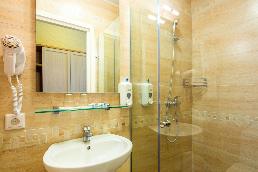 Double Room (Economy) photo 3