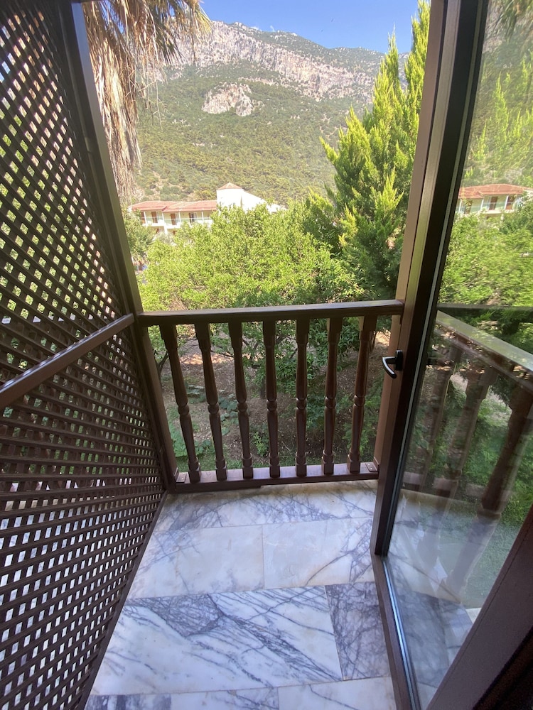 Standard Double Room - Photo 13