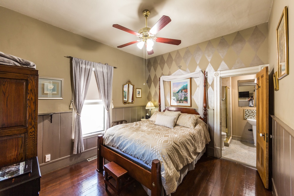 Room, 1 Queen Bed, Non Smoking (Madison) photo 1