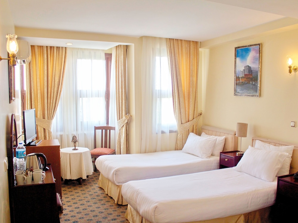 Standard Double or Twin Room, 1 Double or 2 Twin Beds, Non Smoking photo 1
