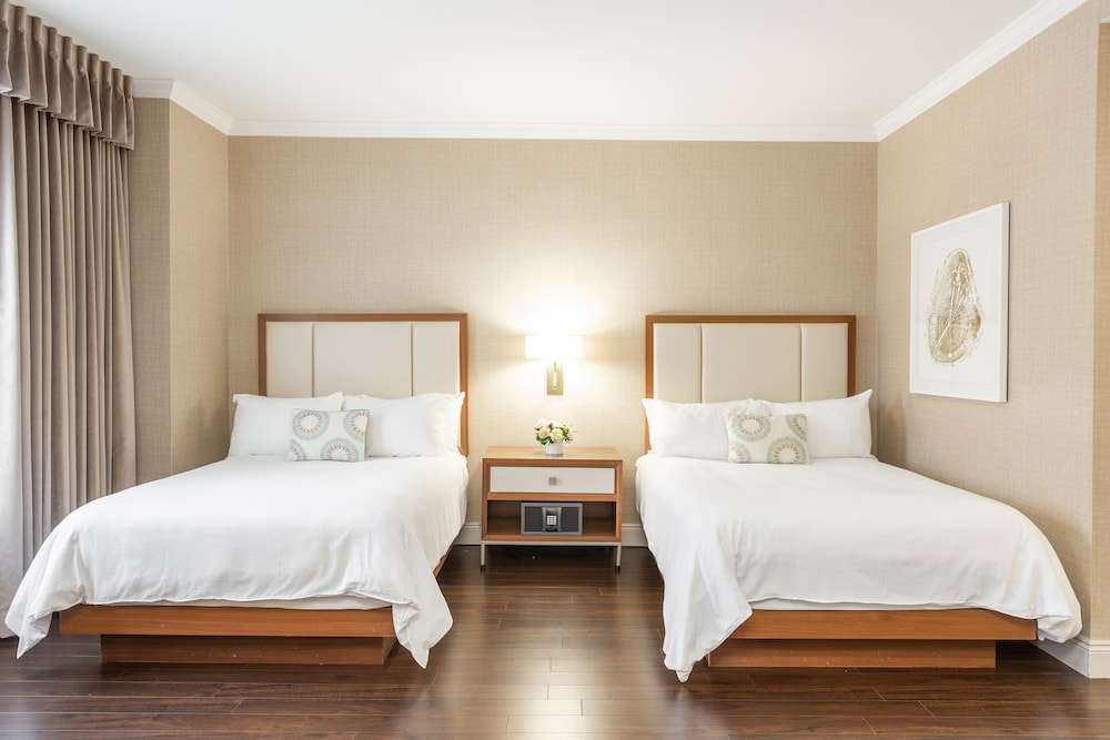 Classic Room, 2 Queen Beds - Photo 3