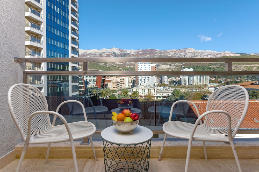 Apartment, 1 Bedroom, Sea View, Sea Facing photo 3