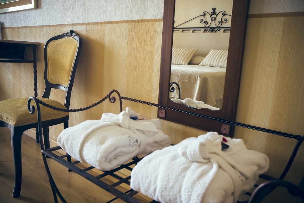 Standard Double Room Single Use photo 2