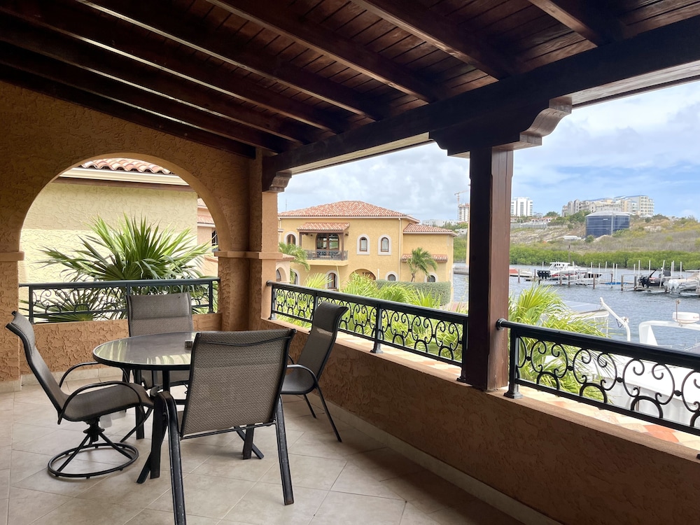 Executive Apartment, 2 Bedrooms, Marina View photo 2