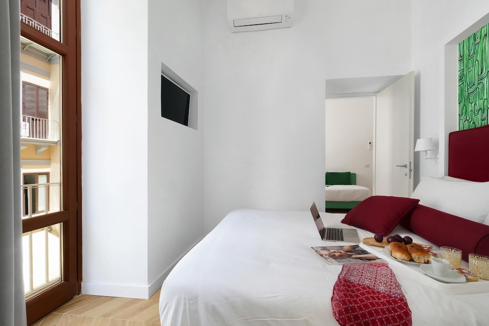 Apartment, Smoking